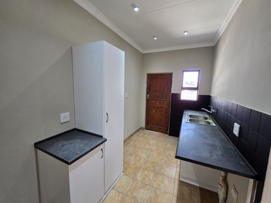 To Let 4 Bedroom Property for Rent in Hospitaalheuwel Free State